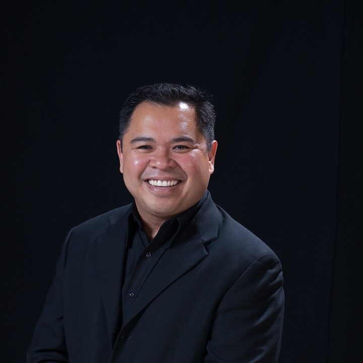 JP professional Headshot 002 2